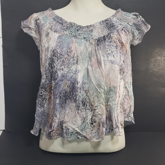 Aritzia Talula Short Sleeve Patterned Blouse - Picture 3 of 8